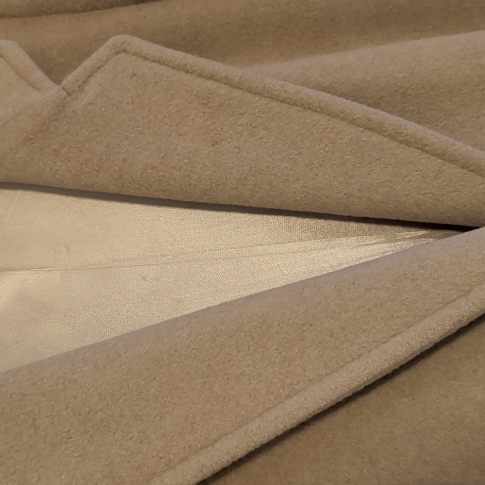 Stunning Coat! Elegant Tan Camel Women's Long Outercoat - Royal, Vintage Piece ! - Picture 15 of 16